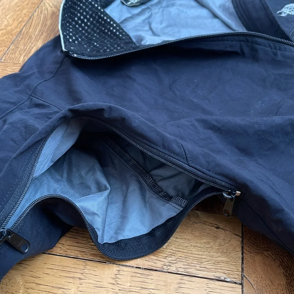 THE NORTH FACE POCKETABLE SHELL